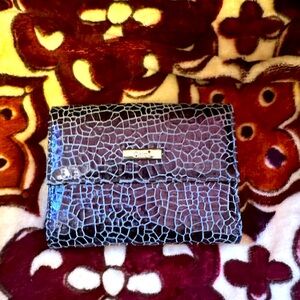 Chloe wallet in blue leather. Crocodile print in excellent condition.